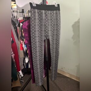 Wildflowers Black and Gray Patterned Leggings